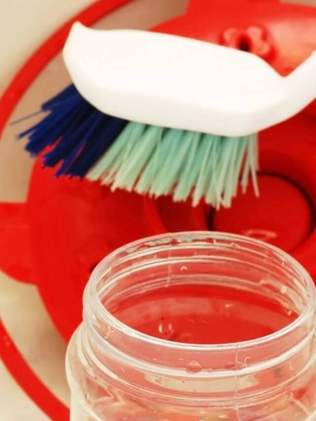 cleaning plastic hummingbird feeders