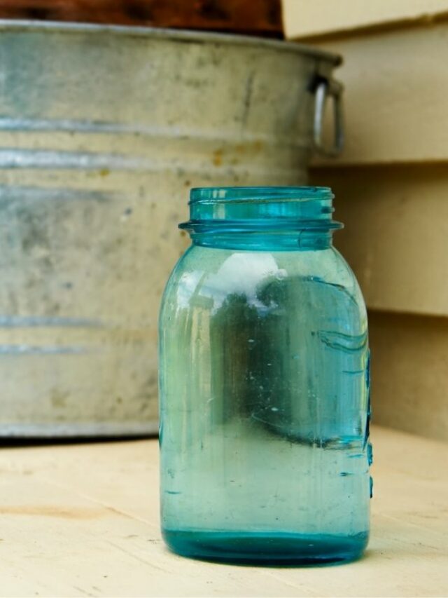 how to make a hummingbird feeder out of a mason jar